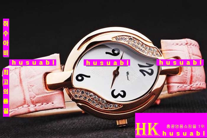 ���ĵ� ���ڽð� Replica Chopard Japanese Quartz MOVEMENT 18k Yellow gold Case and bezel Crown Blue snake Bracelet Women. sa-1