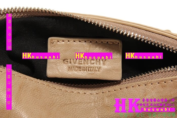 ����� �ǵ��� �̴� ũ�ν��� GV124741(��Ŭ)