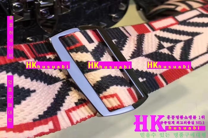 NEW �߷�Ƽ�� �Ż� ������ ũ�ν��� VT170324-4