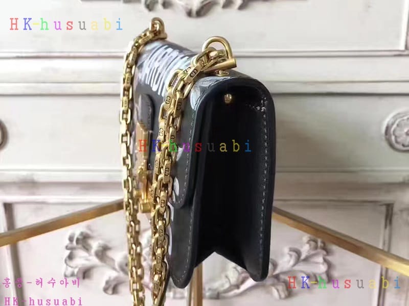 NEW ��ýŻ� ũ�ν���22LMM206QE17Rm