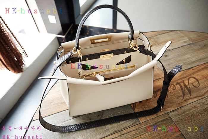 �ڹ̷��ޡ�  ��� ��ī�ι� F 8BN290A0VIF10XM