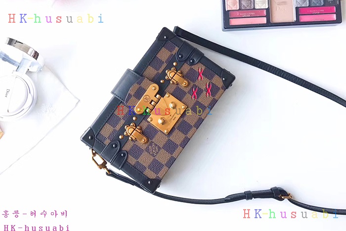 �ڹ̷��ޡ� ���̺��� �ڶ�� ��  M54650-3