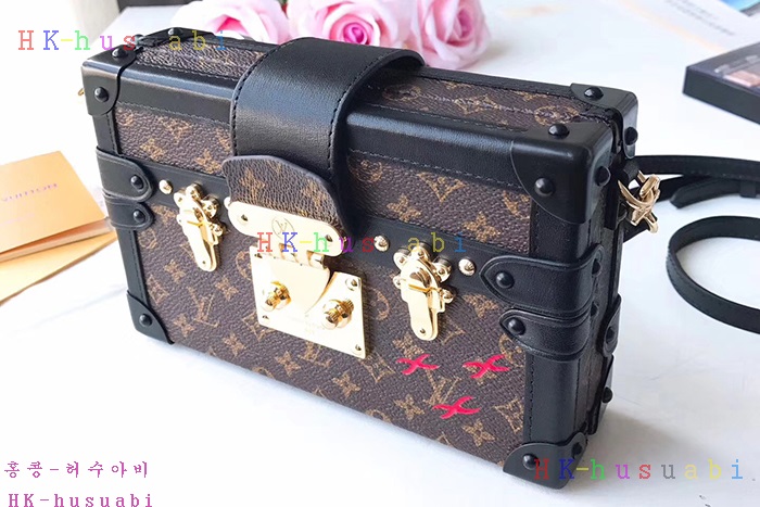 �ڹ̷��ޡ� ���̺��� �ڶ�� ��  M54650-6