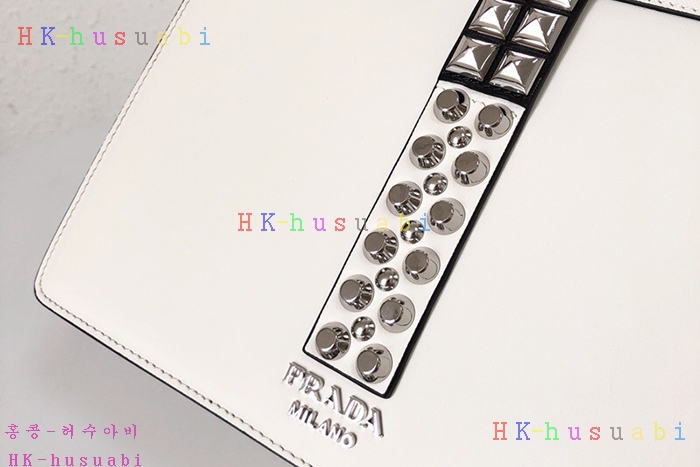 �ڹ̷��ޡ� ����� ���͵� �ΰ�  ����� PR 1BA179-2