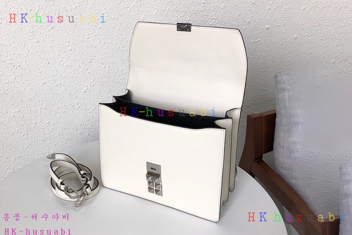 �ڹ̷��ޡ� ����� ���͵� �ΰ�  ����� PR 1BA179-2