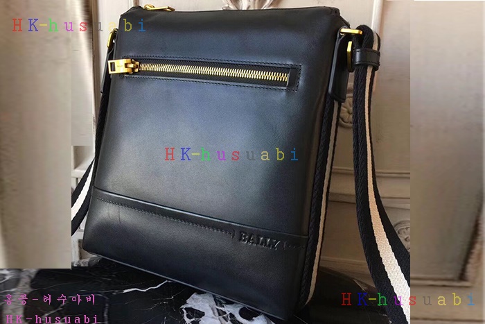�ڹ̷��ޡ� �߸� ������ ũ�ν��� BL68088-2