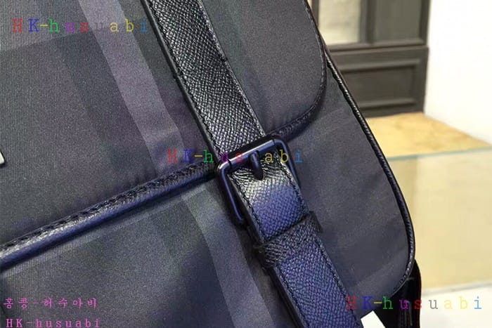 �ڹ̷��ޡ� ������ �Ż� ũ�ν��� BB68066