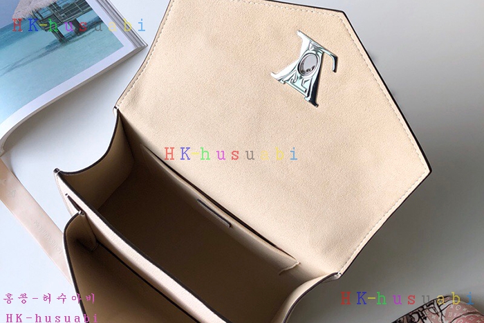 �ڹ̷��ޡ� ���̺��� ���̶��� BB M53080