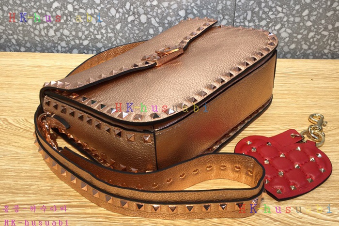 �ڹ̷��ޡ� �߷�Ƽ�� �����͵� ũ�ν��� V 0936B-6