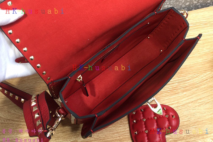 �ڹ̷��ޡ� �߷�Ƽ�� �����͵� ũ�ν��� V 0936B-2