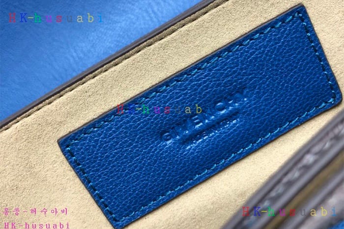 �ڹ̷��ޡ� ����� GV3 ũ�ν��� GV 50101-5