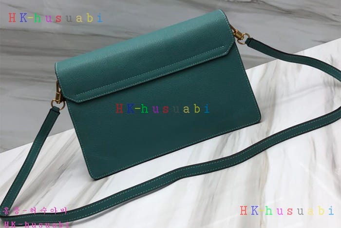 �ڹ̷��ޡ� ����� GV3 ũ�ν��� GV 50101-6