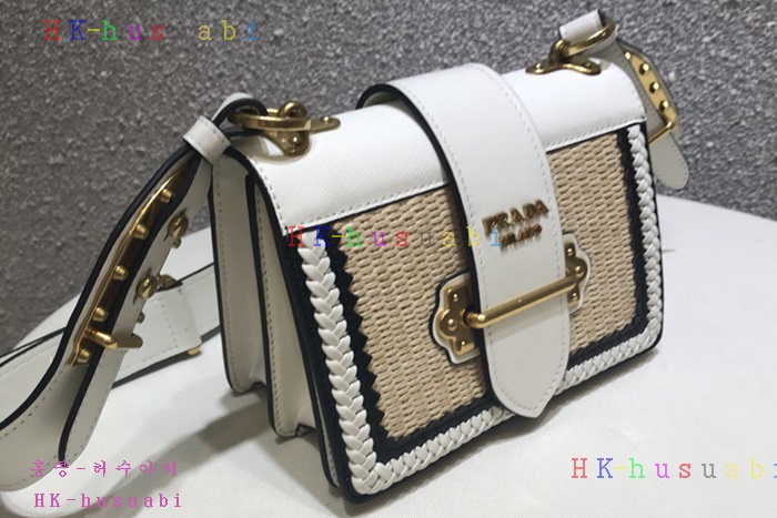 �ڹ̷��ޡ� ����� ī�̿���  P 1BD045