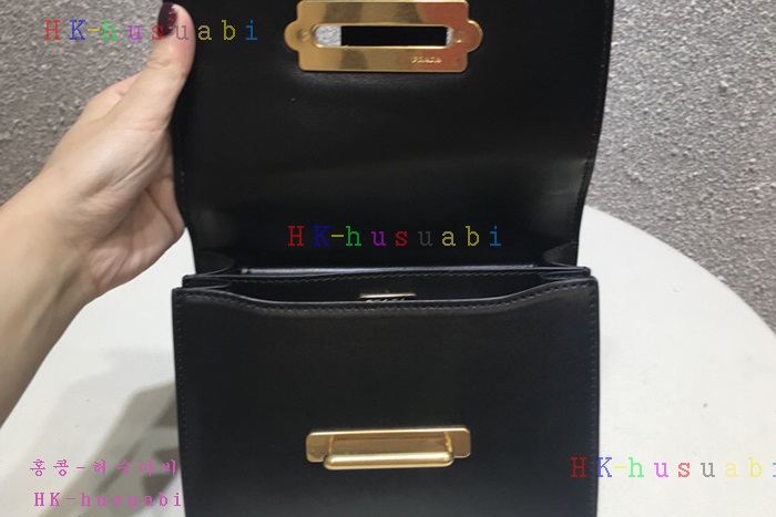 �ڹ̷��ޡ� ����� ī�̿���  P 1BD045-2