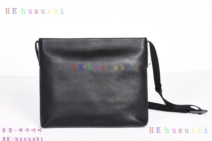 �ڹ̷��ޡ� ����� �ΰ� ũ�ν��� P 2VH057