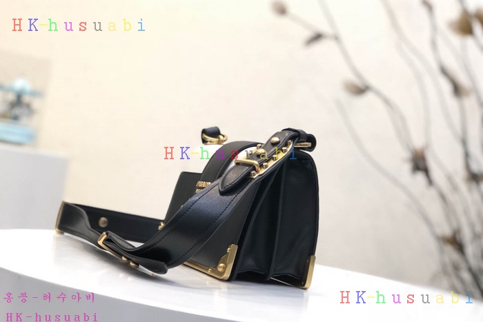 �ڹ̷��ޡ� ����� ī�̿��� P 1BD045-2