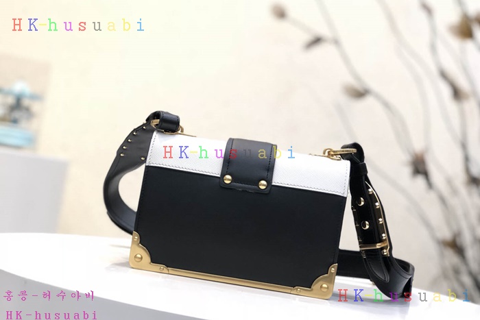 �ڹ̷��ޡ� ����� ī�̿��� P 1BD045-2