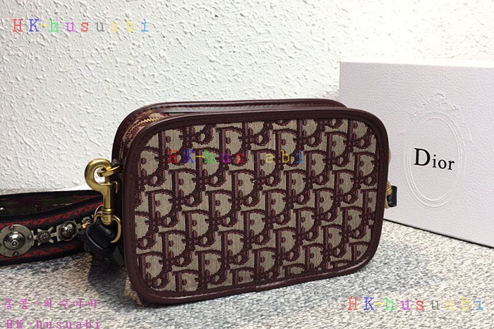 �ڹ̷��ޡ� ��� ������ũ ī�޶�� DR 582247