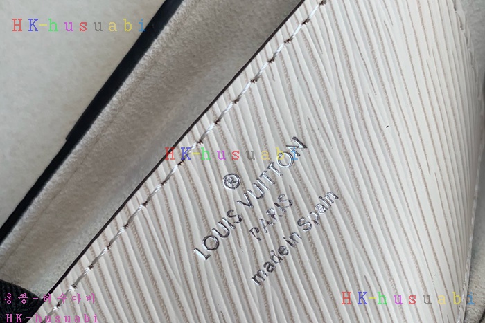 �ڹ̷��ޡ� ���̺��� Ʈ����Ʈ ü�ι�  M50282-1