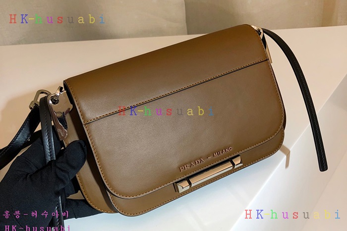 �ڹ̷��ޡ� ����� �ú��� ���� ����� P 1BD165