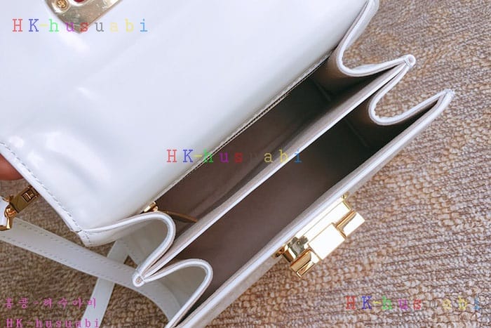 �ڹ̷��ޡ�  ��󰡸� �̸��� F 2121550-2