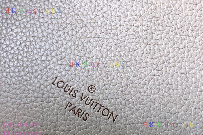 �ڹ̷��ޡ� ���̺��� �Ͽ�޾� ũ�ν��ٵ� ��Ʈ�� LV M55031