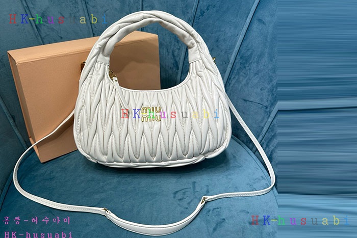 �ڹ̷��ޡڹ̿�̿� �ϴ� ���׶�� ȣ�� 5BC153
